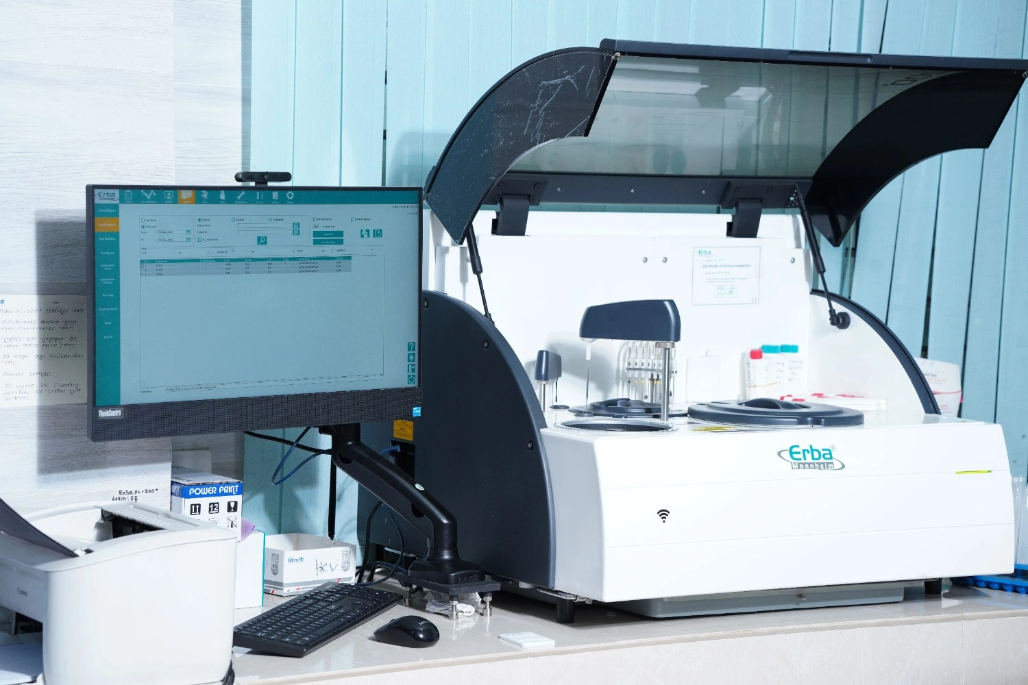 Laboratory auto-analyzer machine