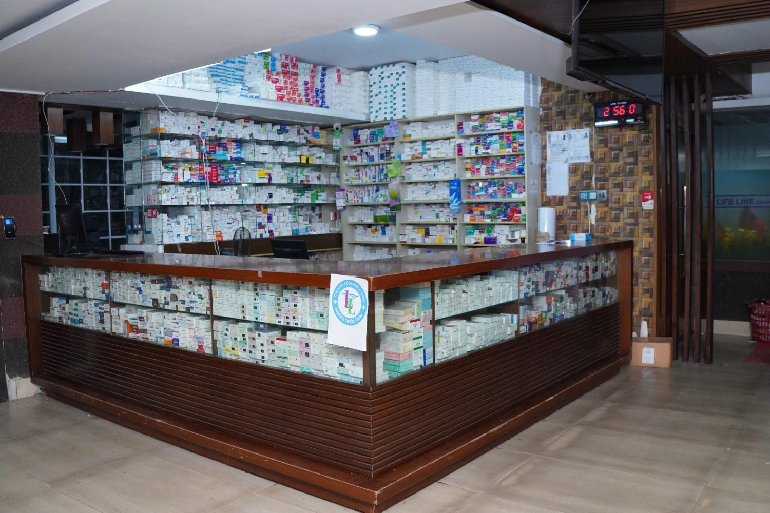 Clinical support and medicine guidance at Life Line
